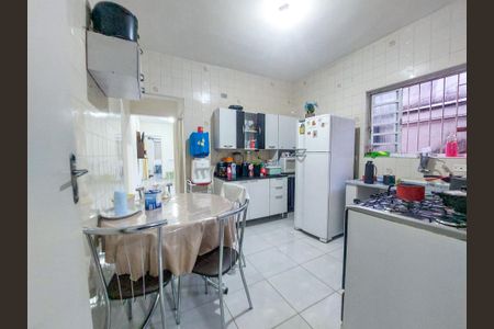 Casa à venda com 100m², 3 quartos e sem vaga Casa à venda com 100m², 3 quartos e sem vagaCozinha
