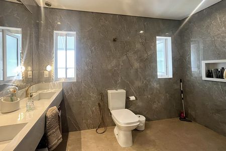 Casa para alugar com 274m², 3 quartos e 4 vagasBanheiro da Suíte