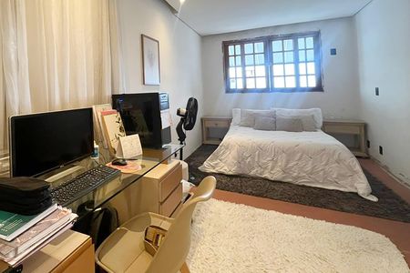 Casa para alugar com 274m², 3 quartos e 4 vagasSuite