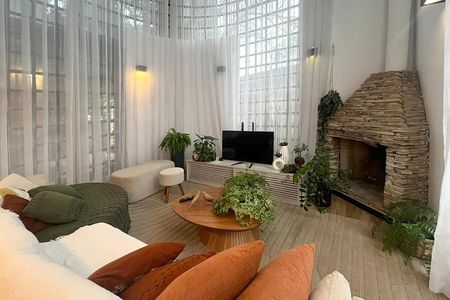 Sala de Estar de casa para alugar com 3 quartos, 274m² em Ouro Preto, Belo Horizonte