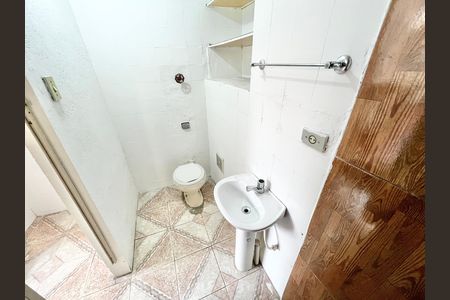 Casa para alugar com 40m², 1 quarto e sem vaga Casa para alugar com 40m², 1 quarto e sem vagaBanheiro