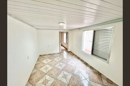 Sala de casa para alugar com 1 quarto, 40m² em Parque Peruche, São Paulo