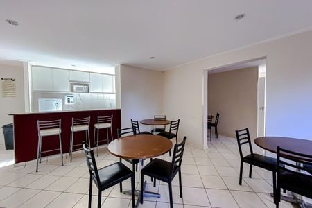 Apartamento à venda com 65m², 3 quartos e 2 vagas Apartamento à venda com 65m², 3 quartos e 2 vagasÁrea comum - Salão de festas