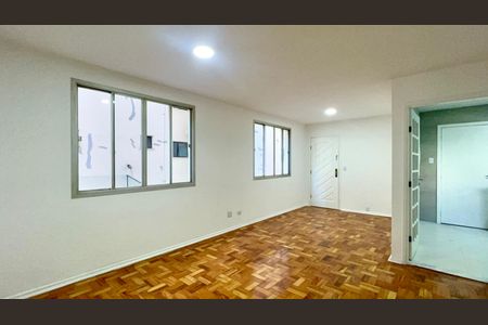 Apartamento à venda com 92m², 3 quartos e 1 vaga Apartamento à venda com 92m², 3 quartos e 1 vagaSala