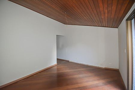Casa para alugar com 222m², 4 quartos e 6 vagas Casa para alugar com 222m², 4 quartos e 6 vagasQuarto 4 - Suíte
