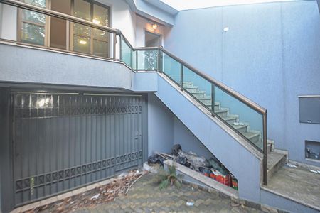 Casa para alugar com 222m², 4 quartos e 6 vagas Casa para alugar com 222m², 4 quartos e 6 vagasGaragem