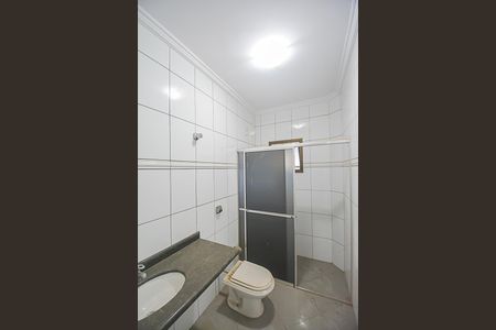 Casa para alugar com 222m², 4 quartos e 6 vagas Casa para alugar com 222m², 4 quartos e 6 vagasBanheiro da Suíte
