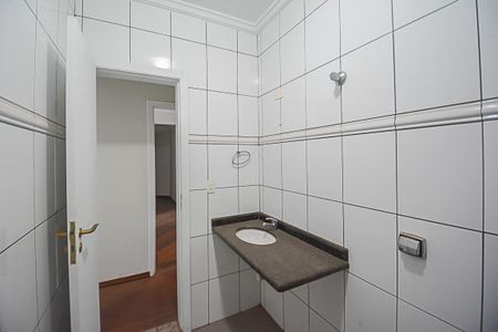 Casa para alugar com 222m², 4 quartos e 6 vagas Casa para alugar com 222m², 4 quartos e 6 vagasBanheiro da Suíte