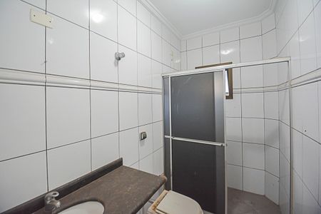 Casa para alugar com 222m², 4 quartos e 6 vagas Casa para alugar com 222m², 4 quartos e 6 vagasBanheiro da Suíte