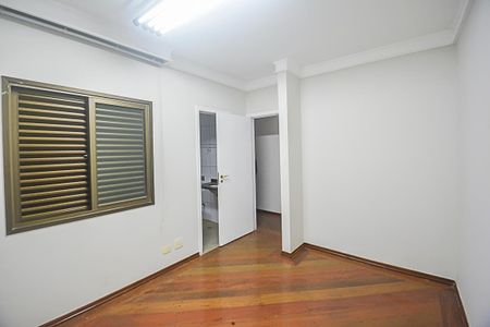 Casa para alugar com 222m², 4 quartos e 6 vagas Casa para alugar com 222m², 4 quartos e 6 vagasQuarto 2 - Suíte