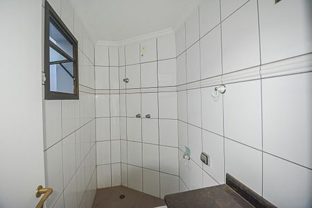 Casa para alugar com 222m², 4 quartos e 6 vagas Casa para alugar com 222m², 4 quartos e 6 vagasBanheiro da Suíte 2