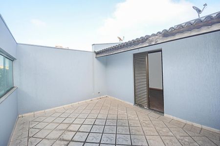 Casa para alugar com 222m², 4 quartos e 6 vagas Casa para alugar com 222m², 4 quartos e 6 vagasVaranda do Quarto 4 - Suíte