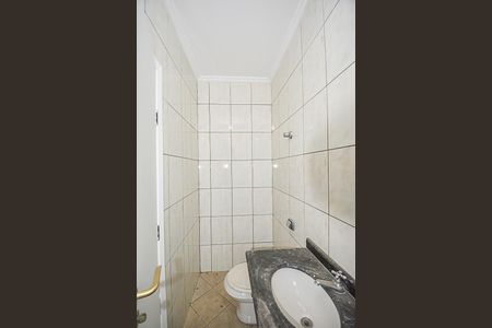 Casa para alugar com 222m², 4 quartos e 6 vagas Casa para alugar com 222m², 4 quartos e 6 vagasBanheiro de serviço
