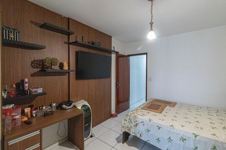 Casa à venda com 300m², 3 quartos e 2 vagas Casa à venda com 300m², 3 quartos e 2 vagasSuíte