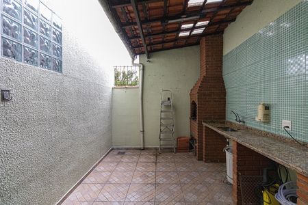 Casa à venda com 300m², 3 quartos e 2 vagas Casa à venda com 300m², 3 quartos e 2 vagasÁrea de Serviço e Churrasqueira