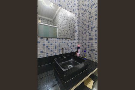 Casa à venda com 300m², 3 quartos e 2 vagas Casa à venda com 300m², 3 quartos e 2 vagasBanheiro