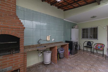 Casa à venda com 300m², 3 quartos e 2 vagas Casa à venda com 300m², 3 quartos e 2 vagasÁrea de Serviço e Churrasqueira