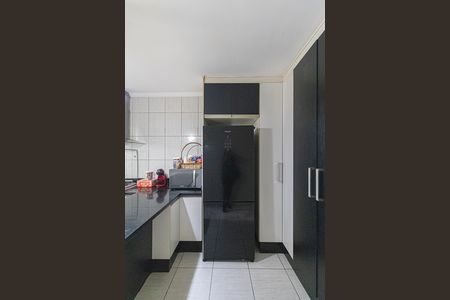 Casa à venda com 300m², 3 quartos e 2 vagas Casa à venda com 300m², 3 quartos e 2 vagasCozinha