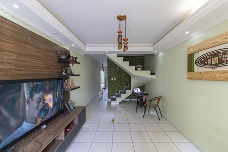 Casa à venda com 300m², 3 quartos e 2 vagas Casa à venda com 300m², 3 quartos e 2 vagasSala