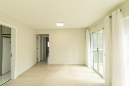 Apartamento à venda com 70m², 2 quartos e 2 vagas Apartamento à venda com 70m², 2 quartos e 2 vagasSala