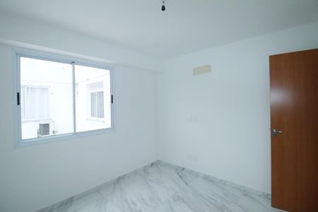 Apartamento à venda com 73m², 2 quartos e 1 vagaQuarto 2