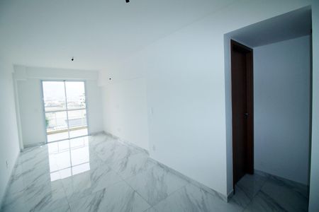 Sala de apartamento à venda com 2 quartos, 73m² em Vila Kosmos, Rio de Janeiro