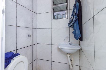 Banheiro de kitnet/studio para alugar com 1 quarto, 60m² em Anhanguera, São Paulo