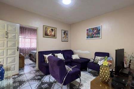 Casa à venda com 117m², 3 quartos e sem vaga Casa à venda com 117m², 3 quartos e sem vagaSala