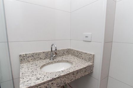 Banheiro de apartamento à venda com 2 quartos, 31m² em Vila Maria Alta, São Paulo