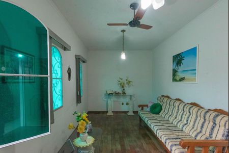 Casa para alugar com 280m², 3 quartos e 6 vagas Casa para alugar com 280m², 3 quartos e 6 vagasSala