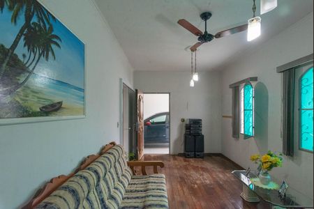 Casa para alugar com 280m², 3 quartos e 6 vagas Casa para alugar com 280m², 3 quartos e 6 vagasSala