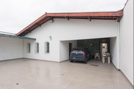 Casa para alugar com 280m², 3 quartos e 6 vagas Casa para alugar com 280m², 3 quartos e 6 vagasGaragem