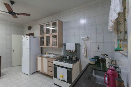Casa para alugar com 280m², 3 quartos e 6 vagas Casa para alugar com 280m², 3 quartos e 6 vagasCozinha