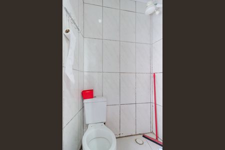 Banheiro de kitnet/studio para alugar com 1 quarto, 59m² em Anhanguera, São Paulo