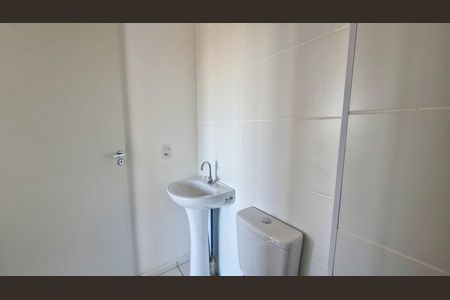 Banheiro de apartamento para alugar com 2 quartos, 37m² em Vila Gea, São Paulo