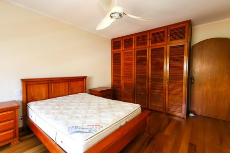 Casa para alugar com 252m², 3 quartos e 6 vagas Casa para alugar com 252m², 3 quartos e 6 vagasQuarto