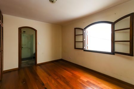 Casa para alugar com 252m², 3 quartos e 6 vagas Casa para alugar com 252m², 3 quartos e 6 vagasSuíte