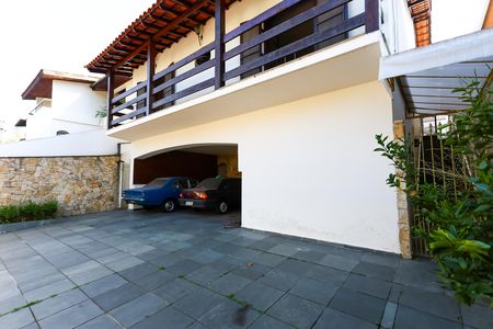 Casa para alugar com 252m², 3 quartos e 6 vagas Casa para alugar com 252m², 3 quartos e 6 vagasÁrea externa