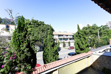 Casa para alugar com 252m², 3 quartos e 6 vagas Casa para alugar com 252m², 3 quartos e 6 vagasVista da varanda do quarto