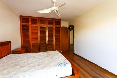 Casa para alugar com 252m², 3 quartos e 6 vagas Casa para alugar com 252m², 3 quartos e 6 vagasQuarto