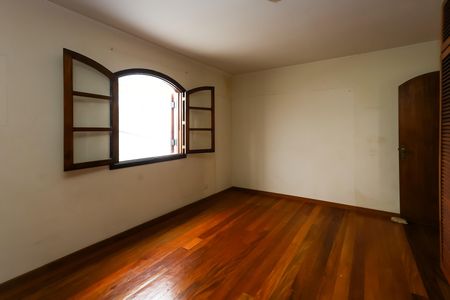 Casa para alugar com 252m², 3 quartos e 6 vagas Casa para alugar com 252m², 3 quartos e 6 vagasSuíte
