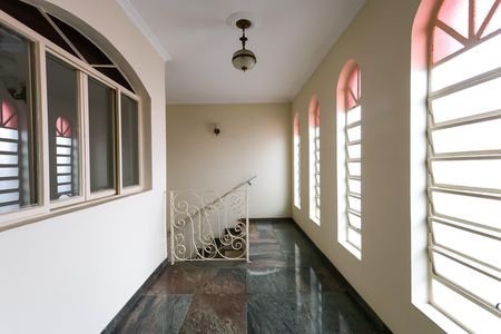 Casa para alugar com 252m², 3 quartos e 6 vagas Casa para alugar com 252m², 3 quartos e 6 vagasÁrea externa