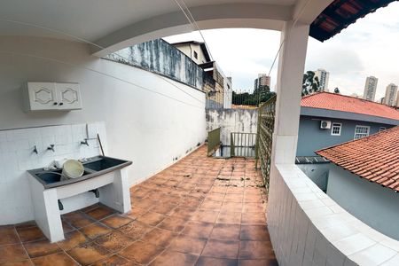 Casa para alugar com 252m², 5 quartos e 6 vagas Casa para alugar com 252m², 5 quartos e 6 vagasÁrea de Serviço