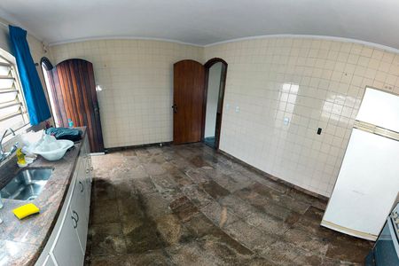 Casa para alugar com 252m², 5 quartos e 6 vagas Casa para alugar com 252m², 5 quartos e 6 vagascozinha