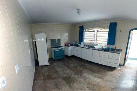 Casa para alugar com 252m², 5 quartos e 6 vagas Casa para alugar com 252m², 5 quartos e 6 vagascozinha
