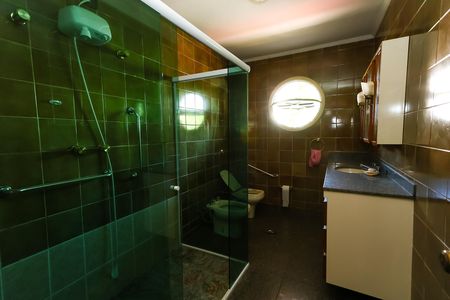 Casa para alugar com 252m², 3 quartos e 6 vagas Casa para alugar com 252m², 3 quartos e 6 vagasBanheiro social