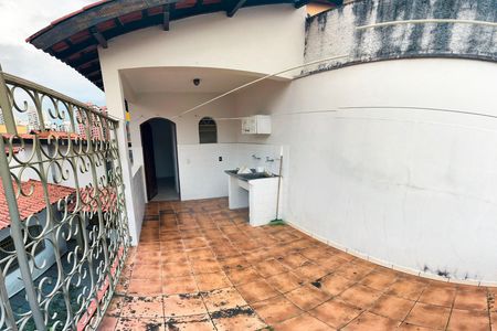 Casa para alugar com 252m², 5 quartos e 6 vagas Casa para alugar com 252m², 5 quartos e 6 vagasÁrea de Serviço