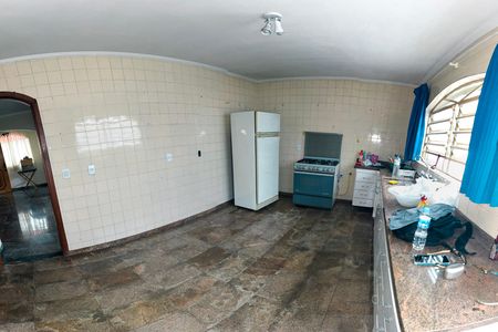 Casa para alugar com 252m², 5 quartos e 6 vagas Casa para alugar com 252m², 5 quartos e 6 vagascozinha