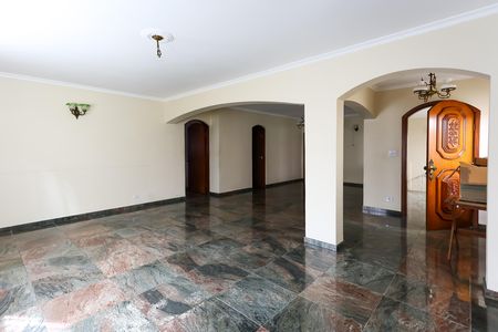 Casa para alugar com 252m², 3 quartos e 6 vagas Casa para alugar com 252m², 3 quartos e 6 vagasSala