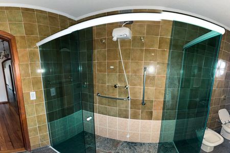 Casa para alugar com 252m², 5 quartos e 6 vagas Casa para alugar com 252m², 5 quartos e 6 vagasbanheiro